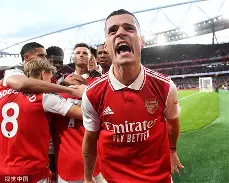 详细阅读:开云-阿森纳训练开放日,今夜伤情更新引欢呼,意甲在即,阵容厚度经受考验的简单介绍 开云-阿森纳训练开放日,今夜伤情更新引欢呼,意甲在即,阵容厚度经受考验的简单介绍