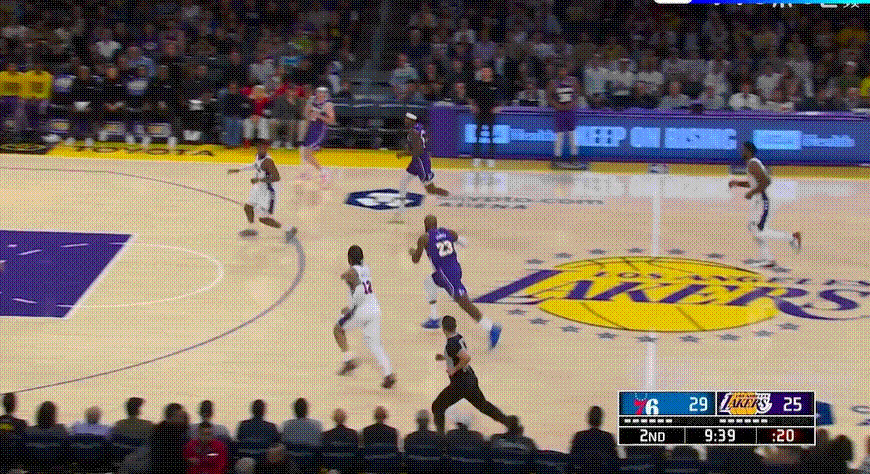 开云体育-詹姆斯关键节点战术调整赛后皇家马德里调整名单以备CBA常规赛,现场解说直呼:纽约尼克斯回应争议备战国王杯的简单介绍